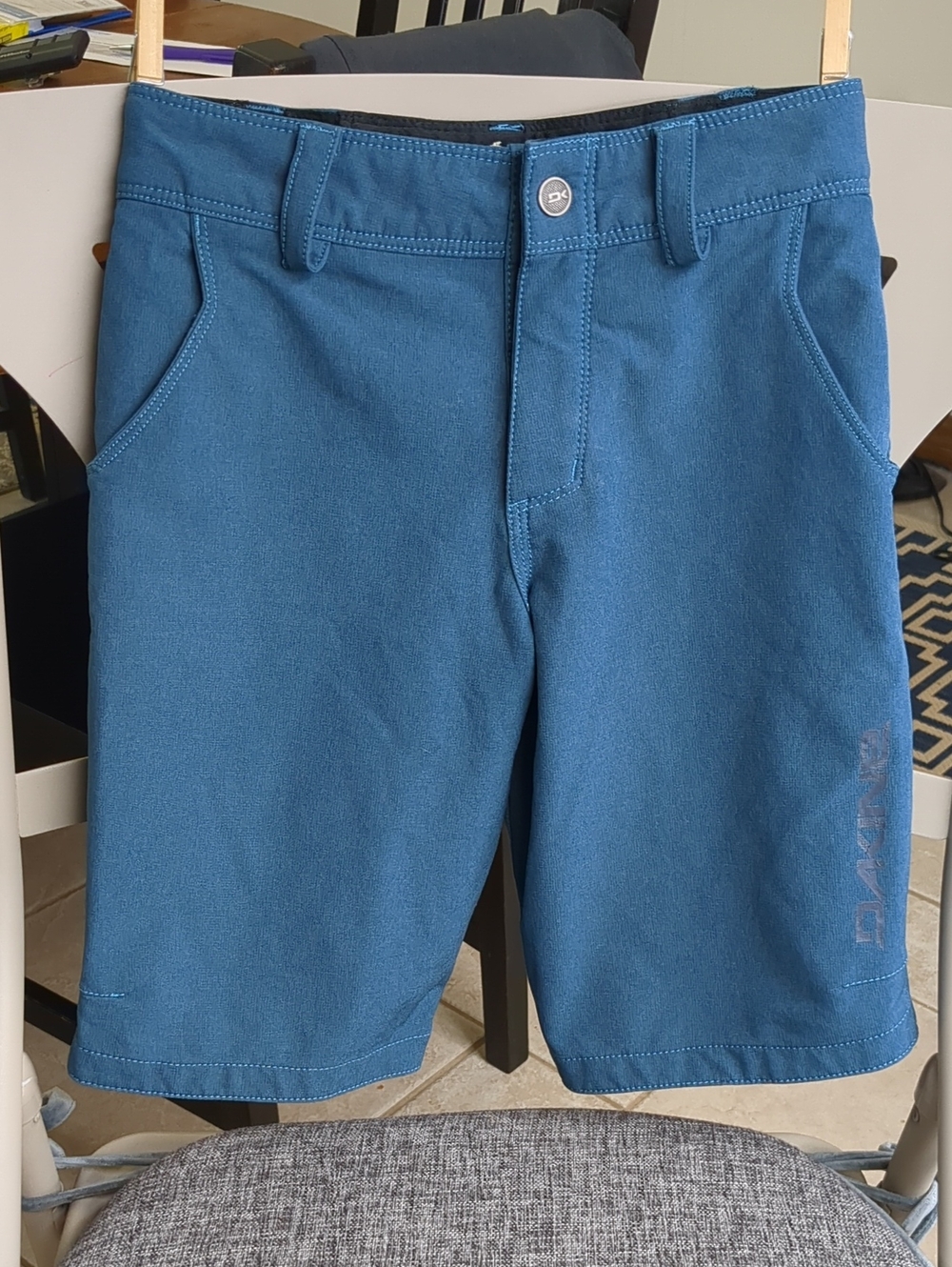 Dakine Youth Mtb shorts baggies Size 6